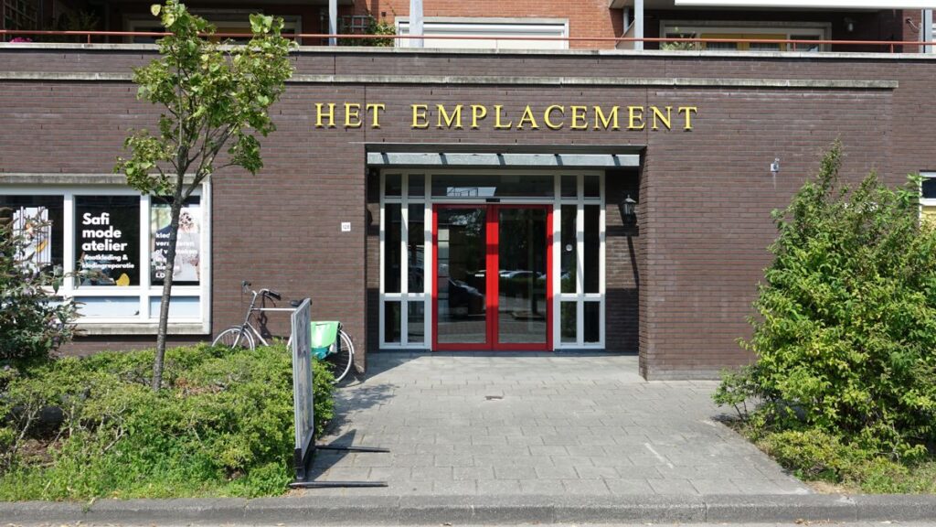 Het Emplacement Entree